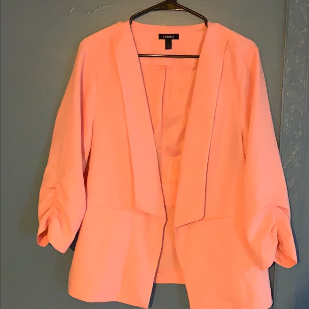 Pink torrid blazer🌵
